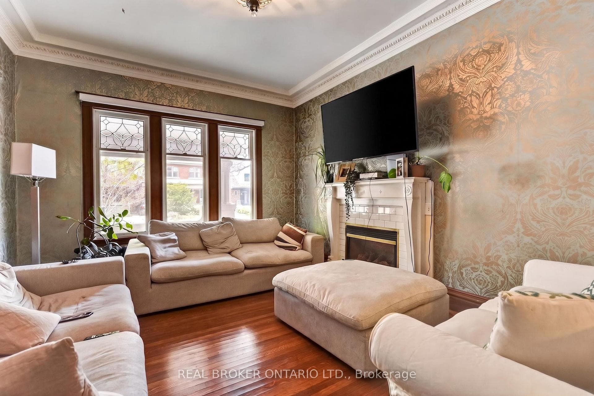 137 Sherman Avenue photo 9