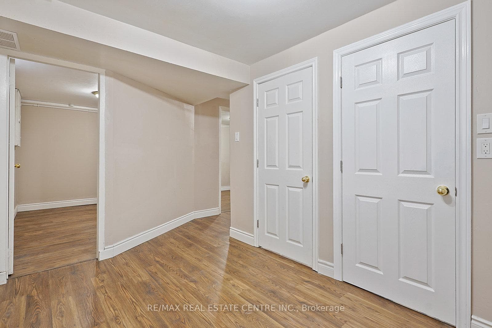 89 Forsythia Road Unit Lower photo 18