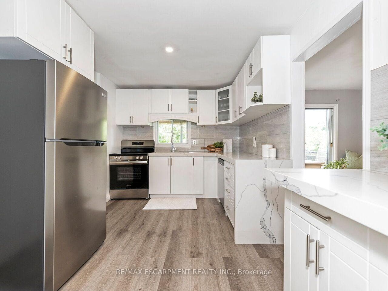 52 Stapleton Avenue photo 6