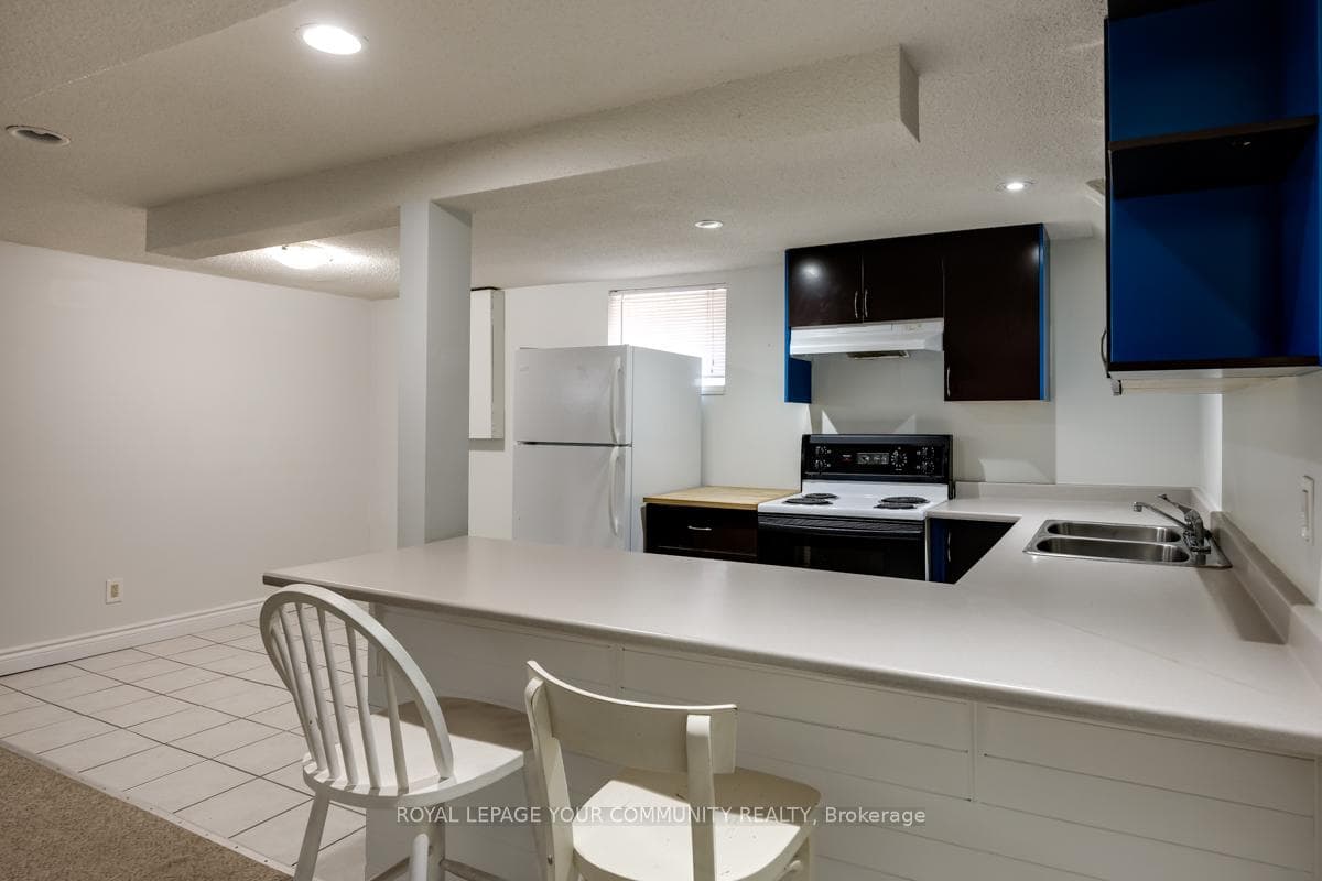 61 Newbury Drive photo 16