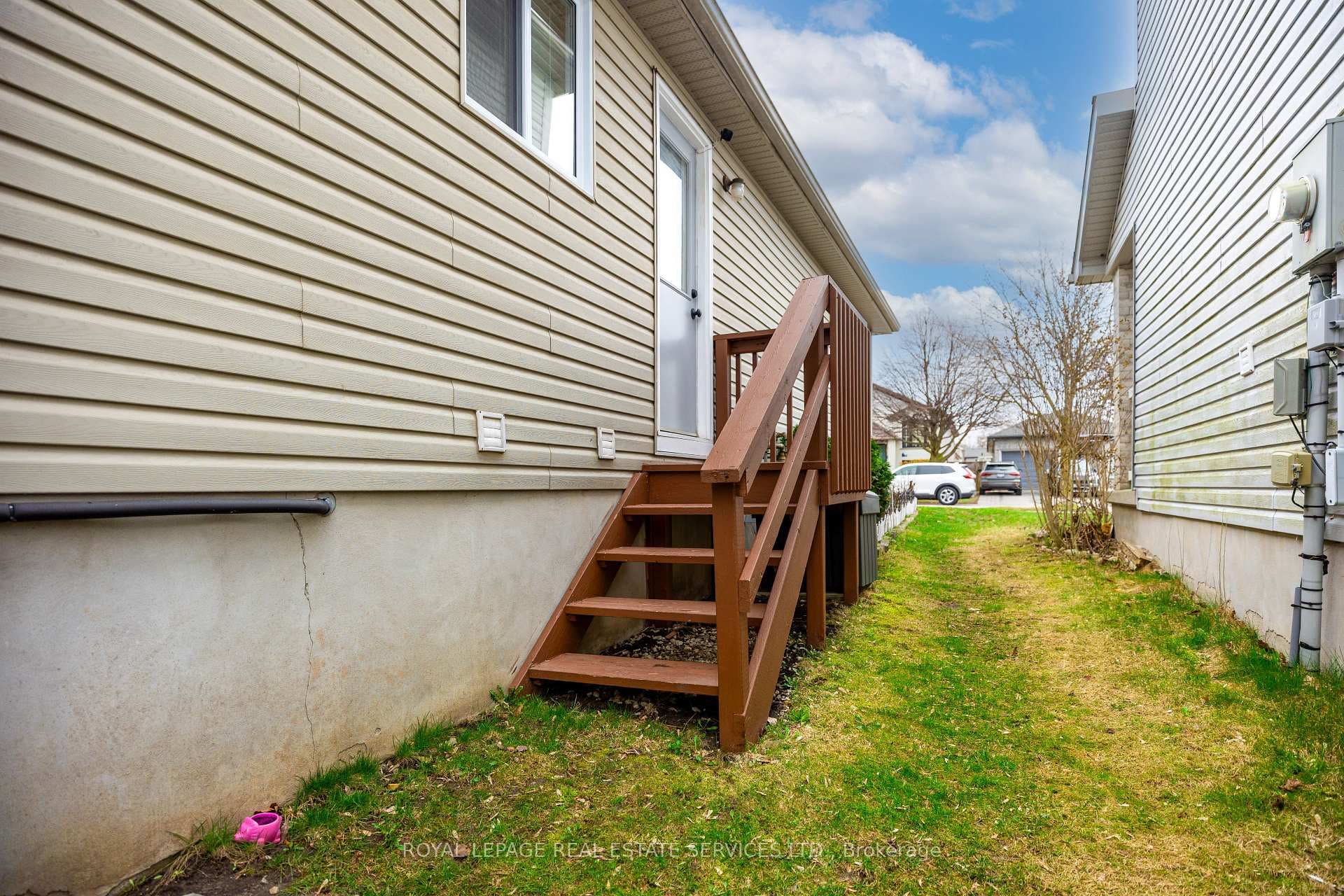 289 Hungerford Street photo 2