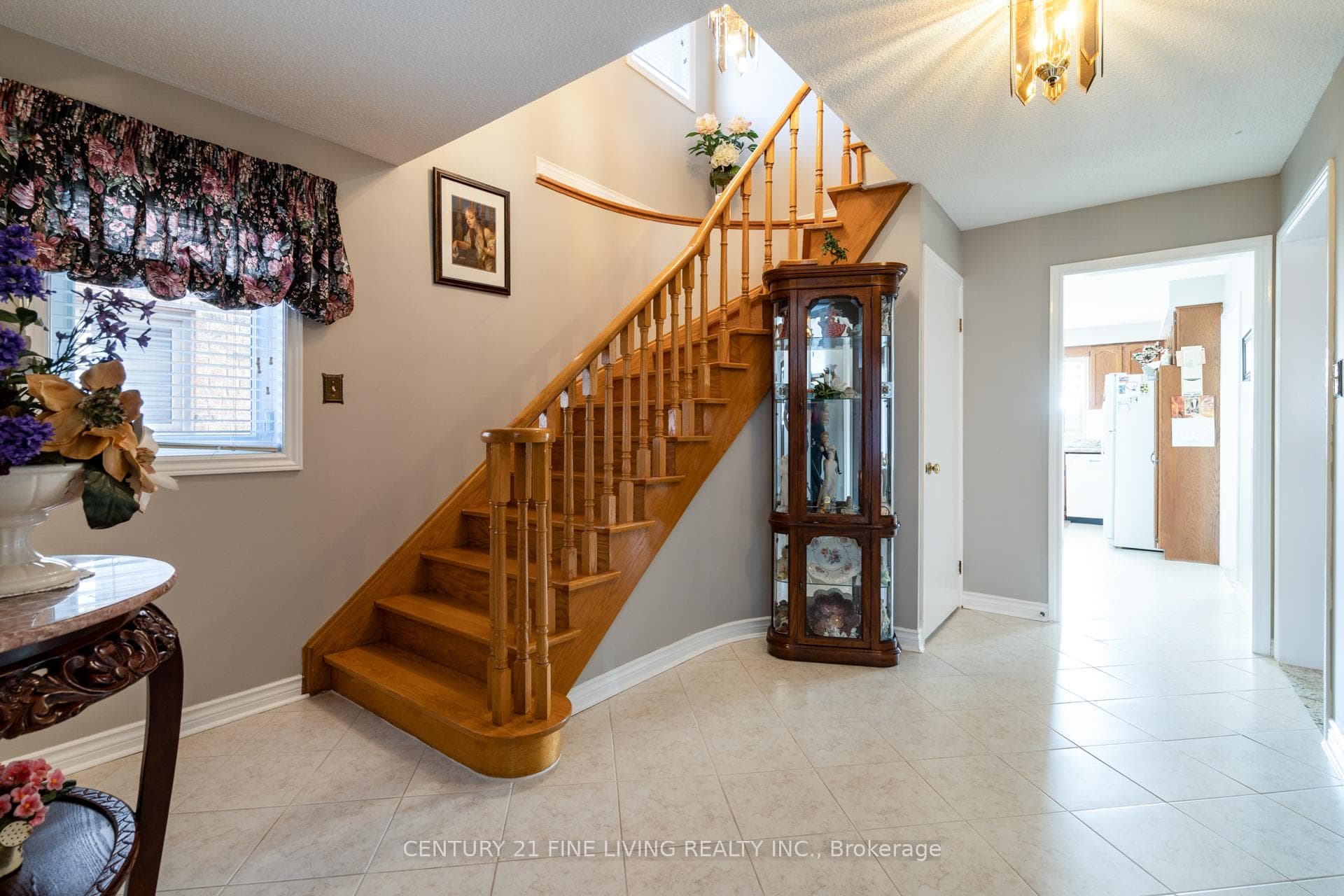 64 Adrianno Crescent photo 16