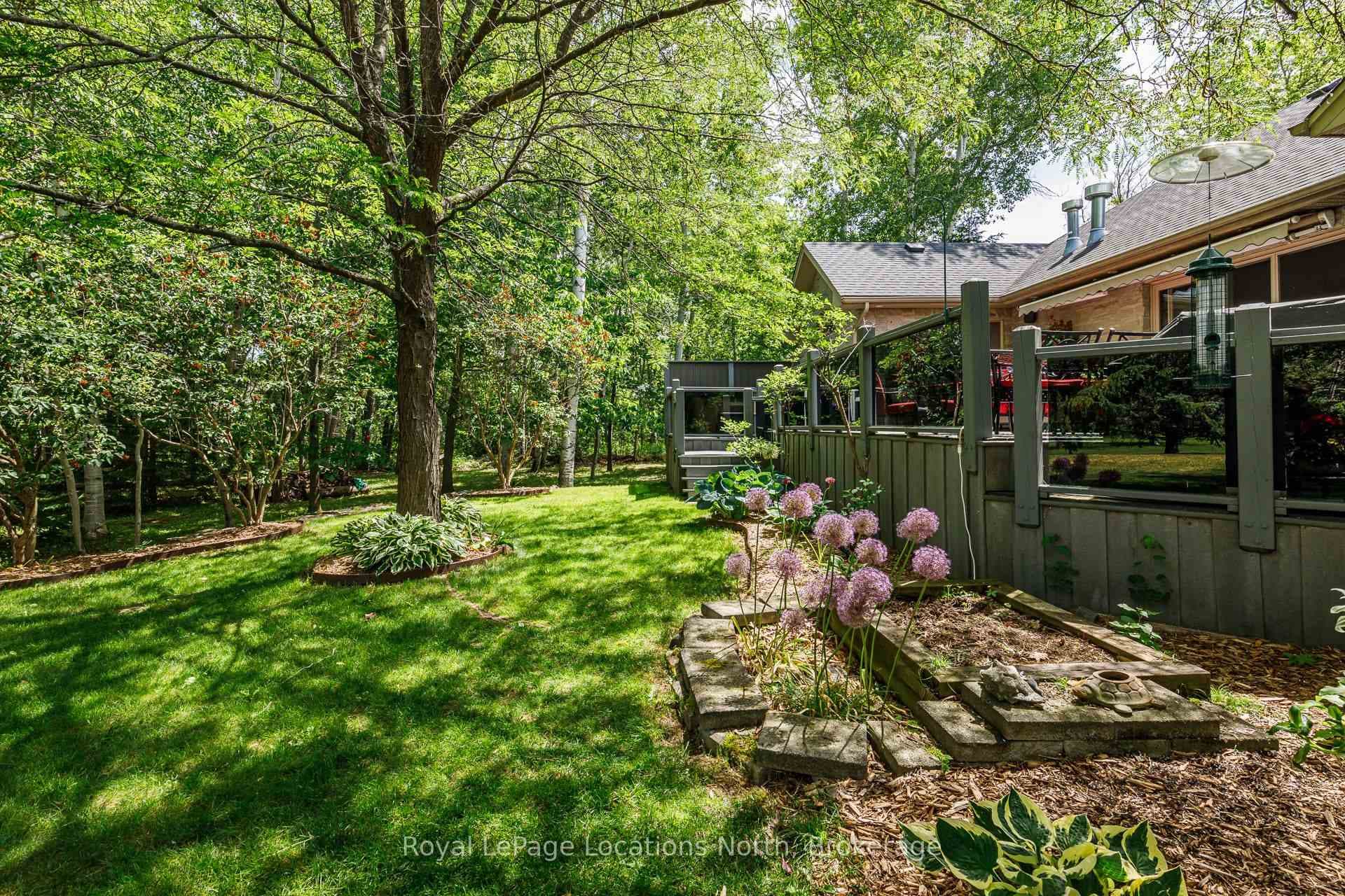 44 Blackburn Avenue photo 46