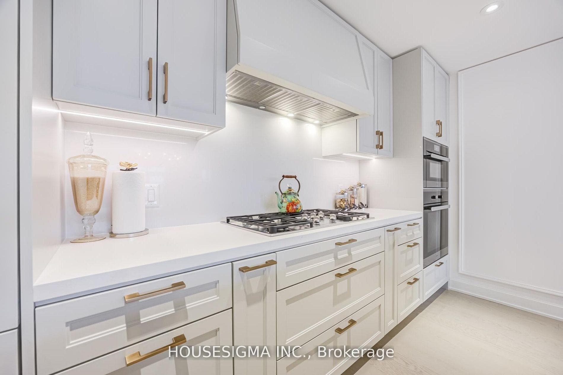 1 Strathgowan Avenue Unit 406 photo 9