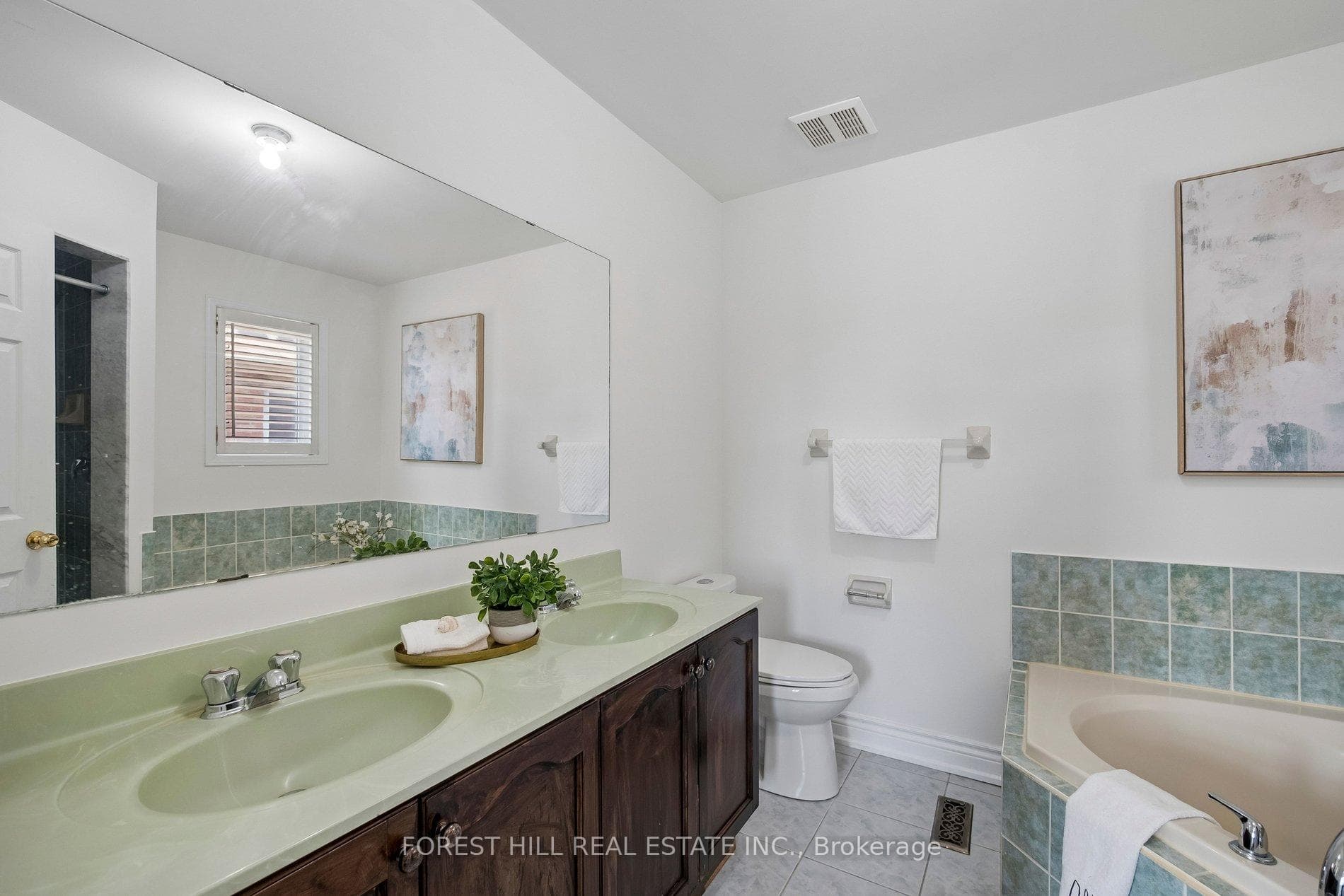41 Guinevere Road photo 31