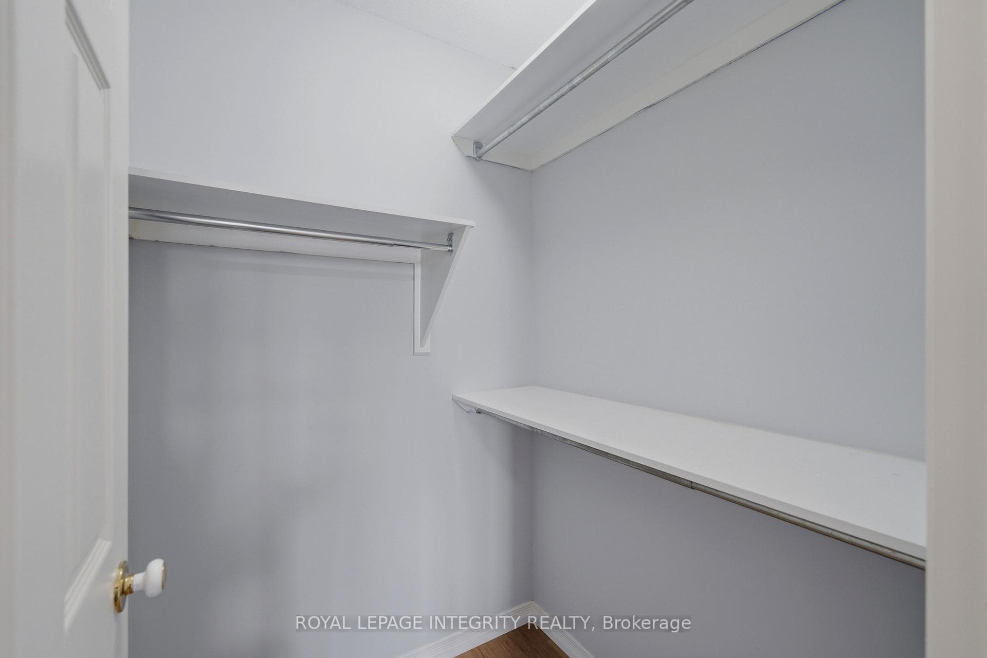 160 DEERCROFT Avenue photo 20