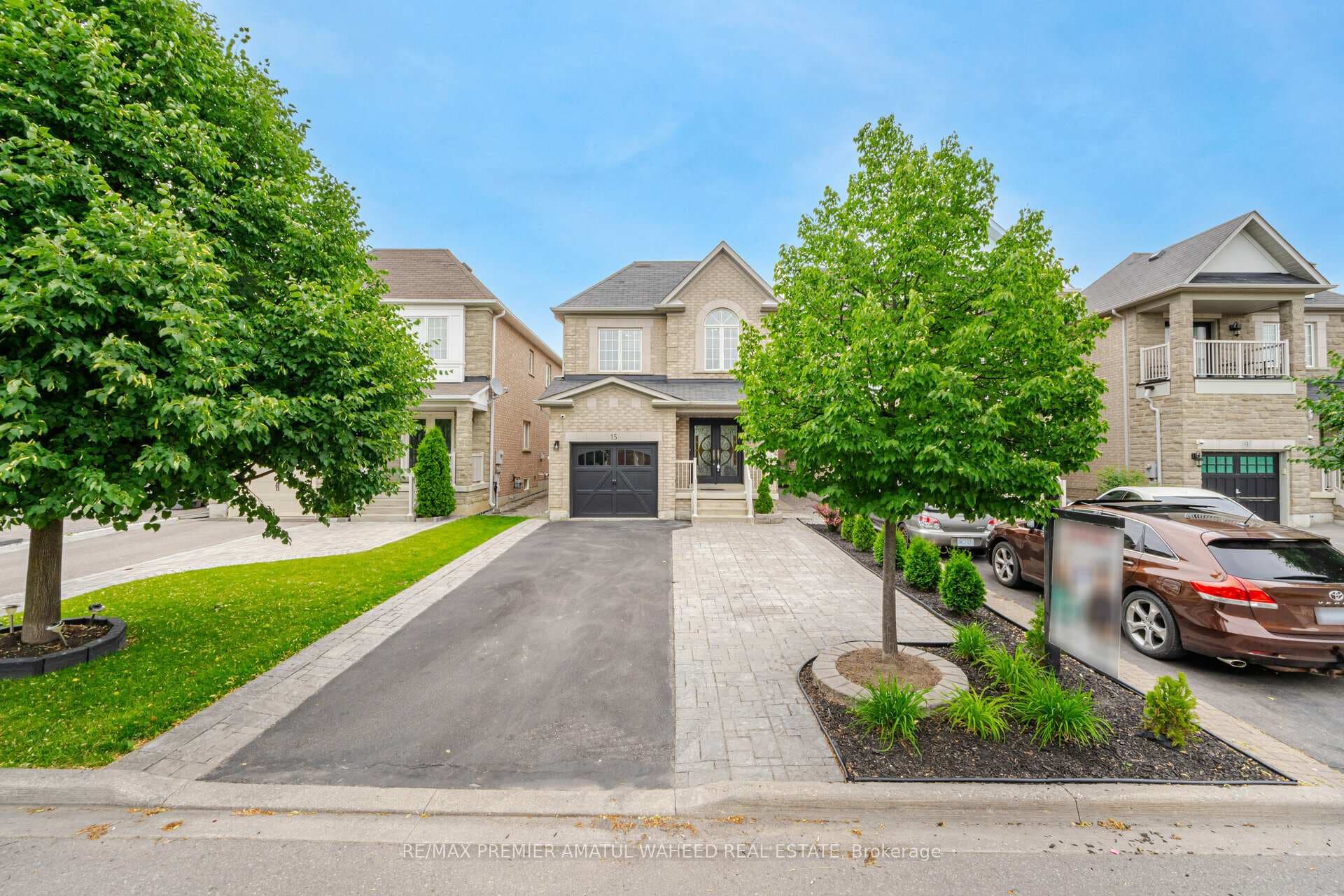 15 Aidan Drive photo 2