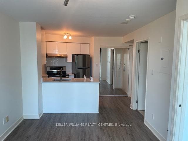650 Queens Quay Unit 723 photo 13