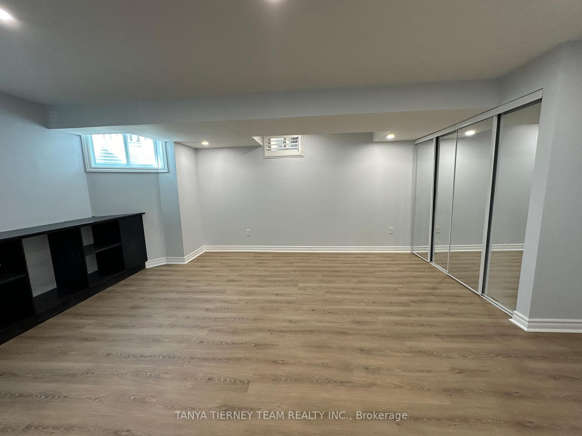 373 Carnwith Drive photo 6