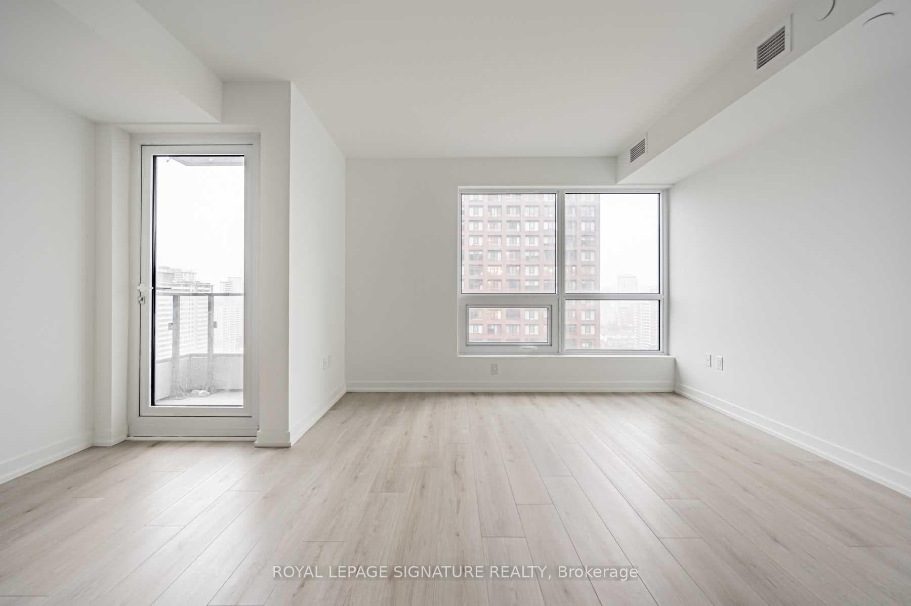 395 Bloor Street Unit 1712 photo 3