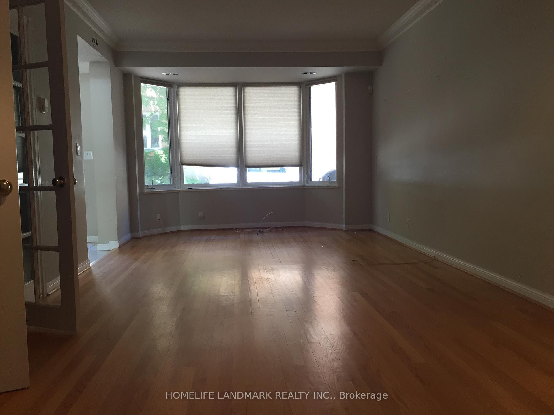 28 Sommerset Way Unit 1205 photo 2