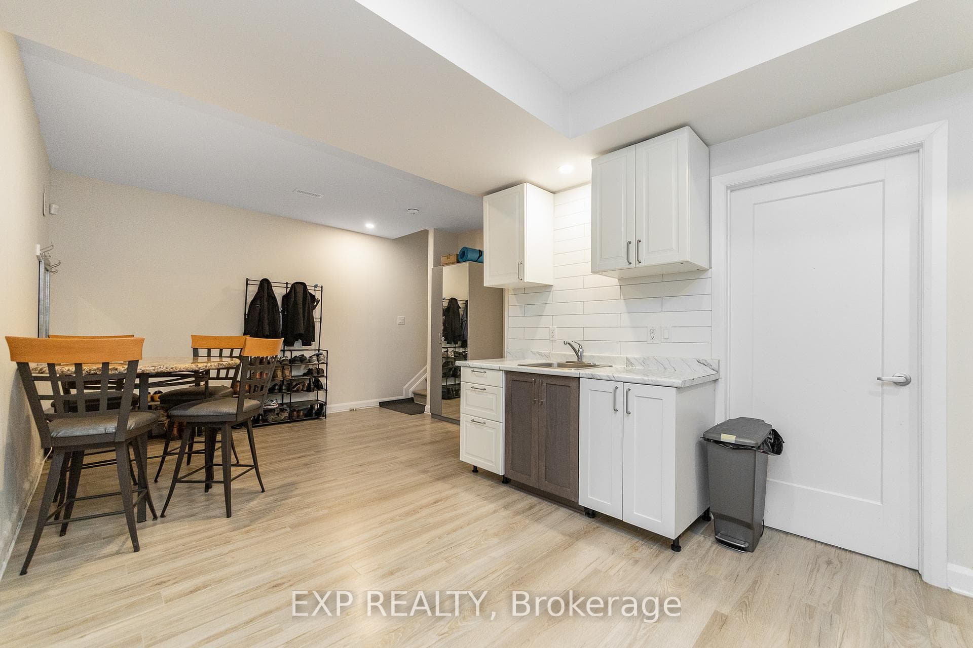 Large Kitchen & Eating Area