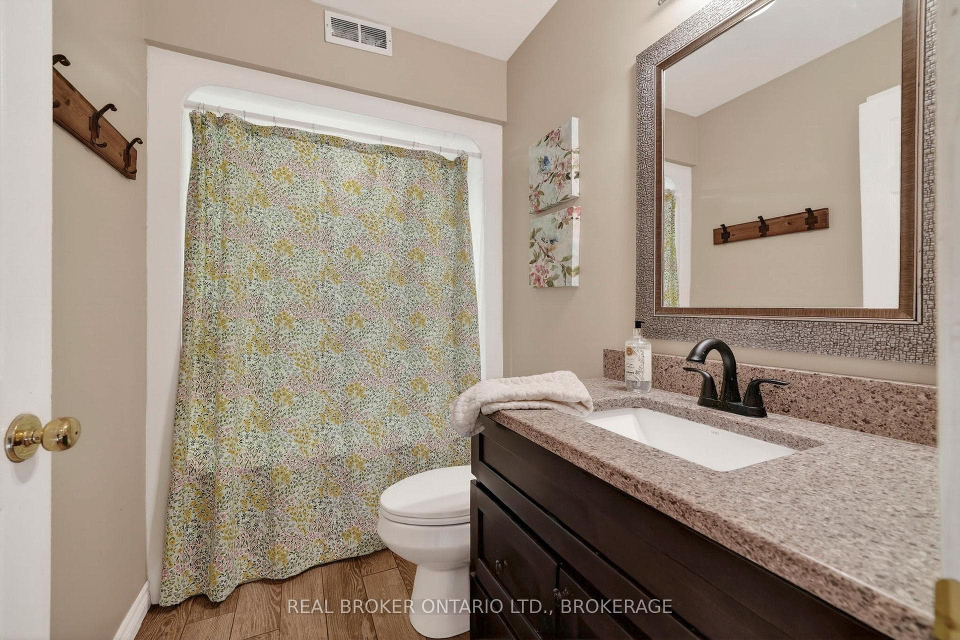 71 Hickory Street photo 22