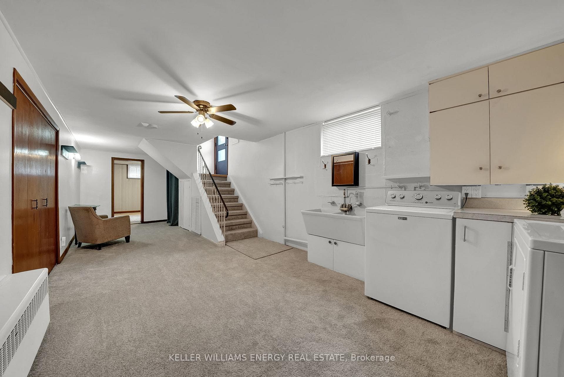 607 Newman Crescent photo 24
