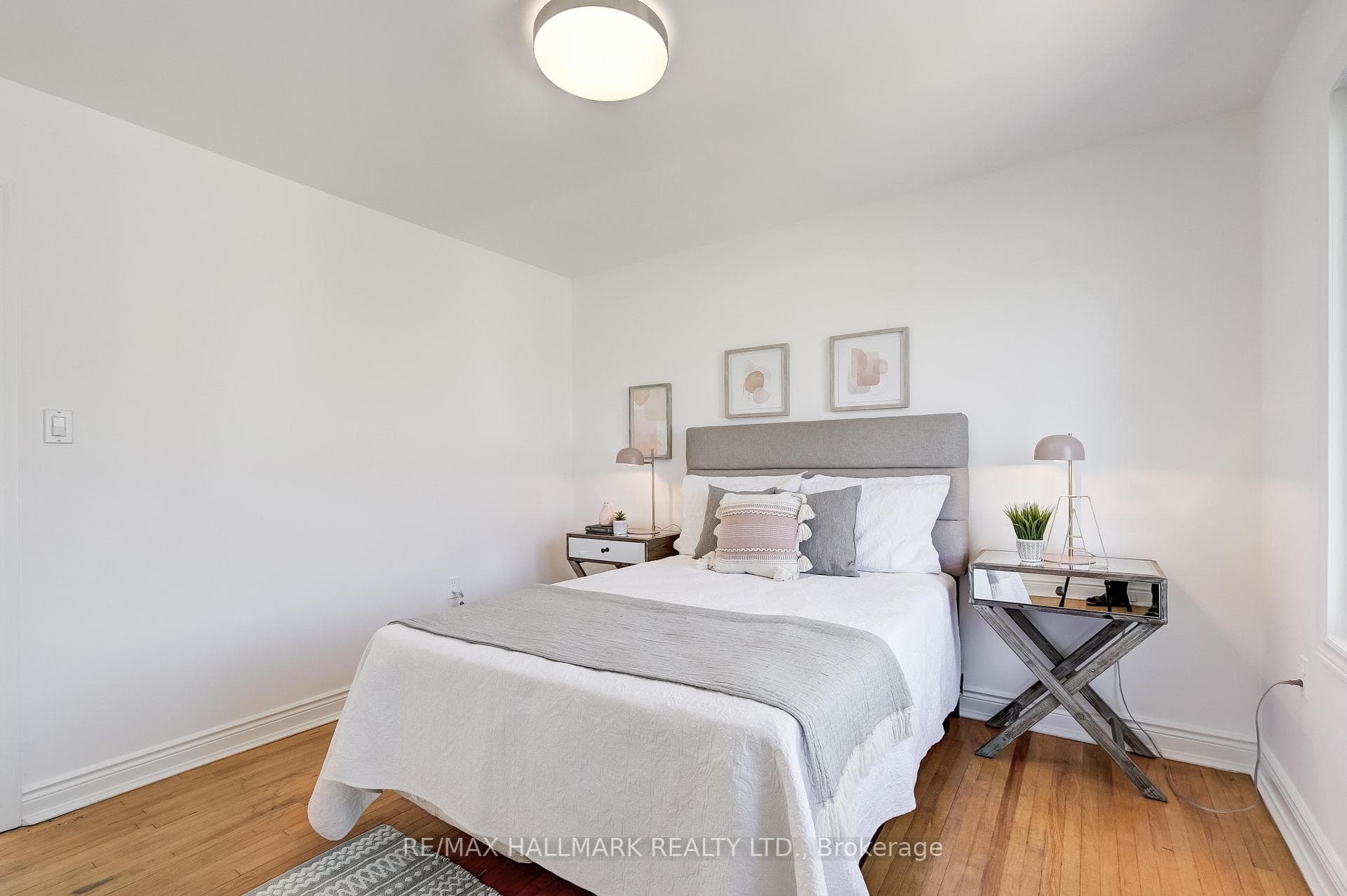 21 Barker Avenue photo 14
