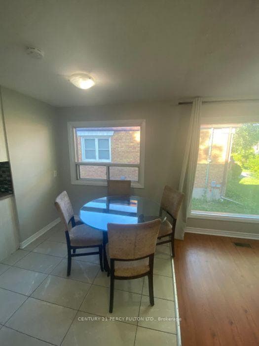 3986 Ellesmere Road photo 14