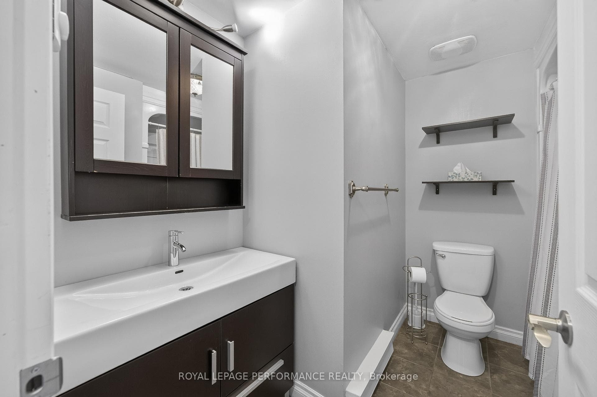 1304 Alness Court Unit 16 photo 41