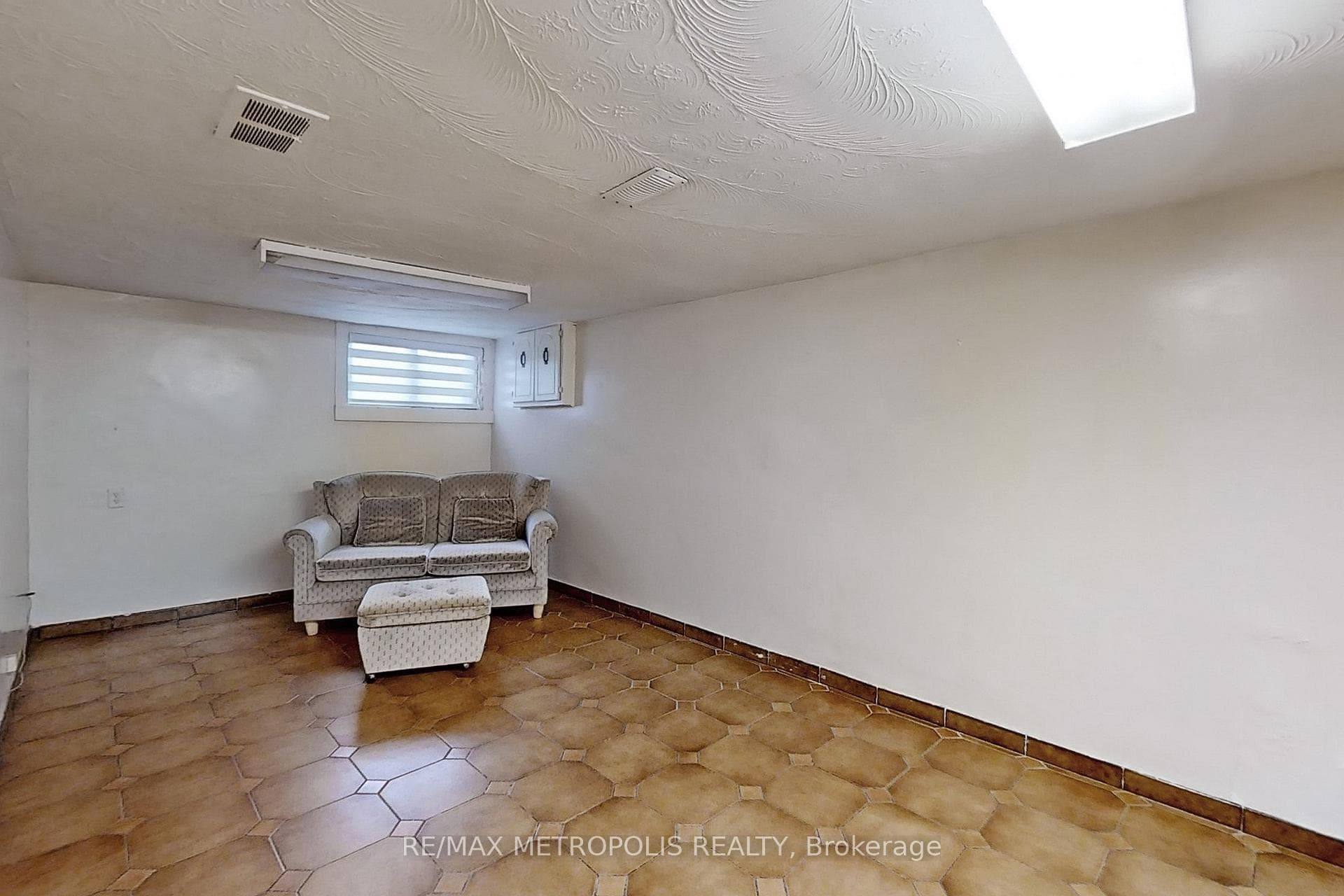 166 Harvie Avenue photo 26