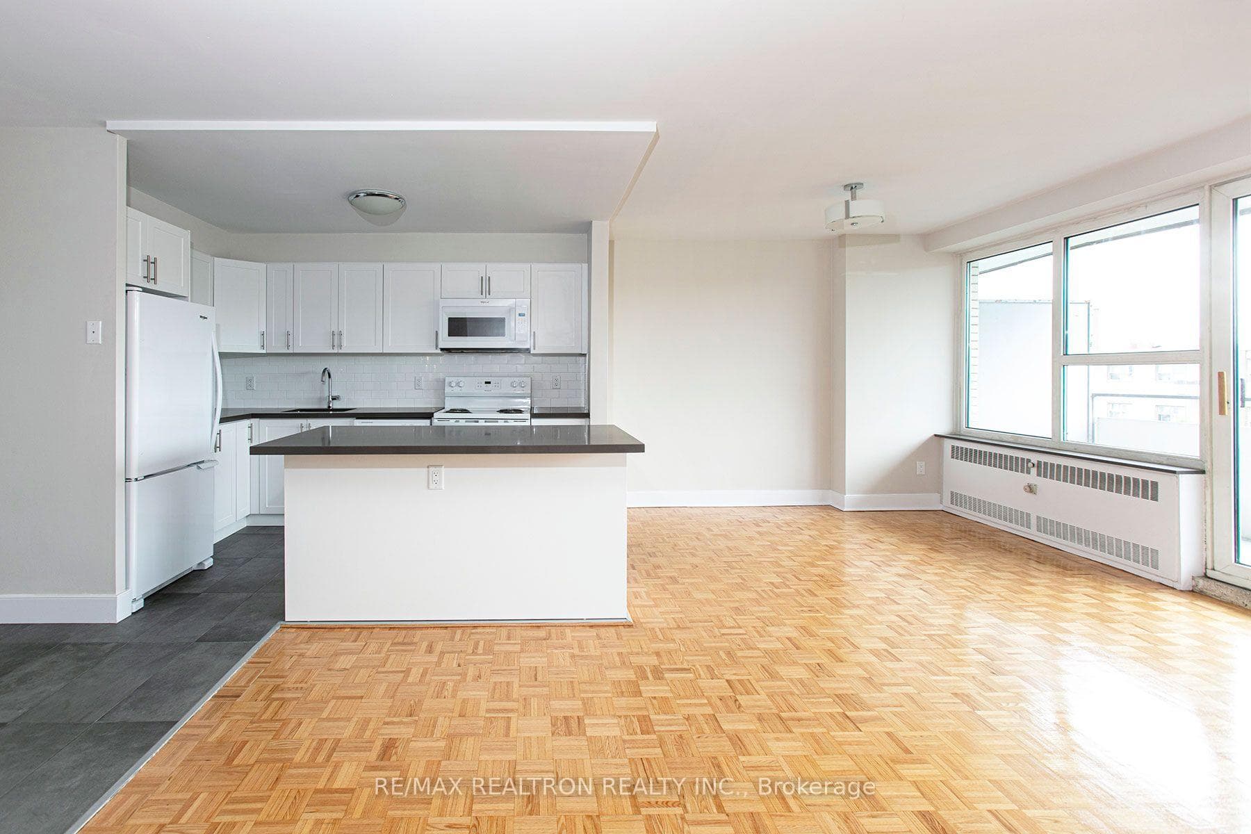 10 Shallmar Boulevard Unit 712 photo 1
