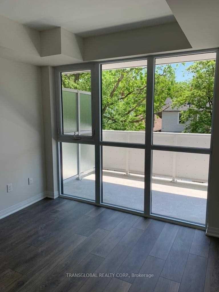 2301 Danforth Avenue Unit 204 photo 3