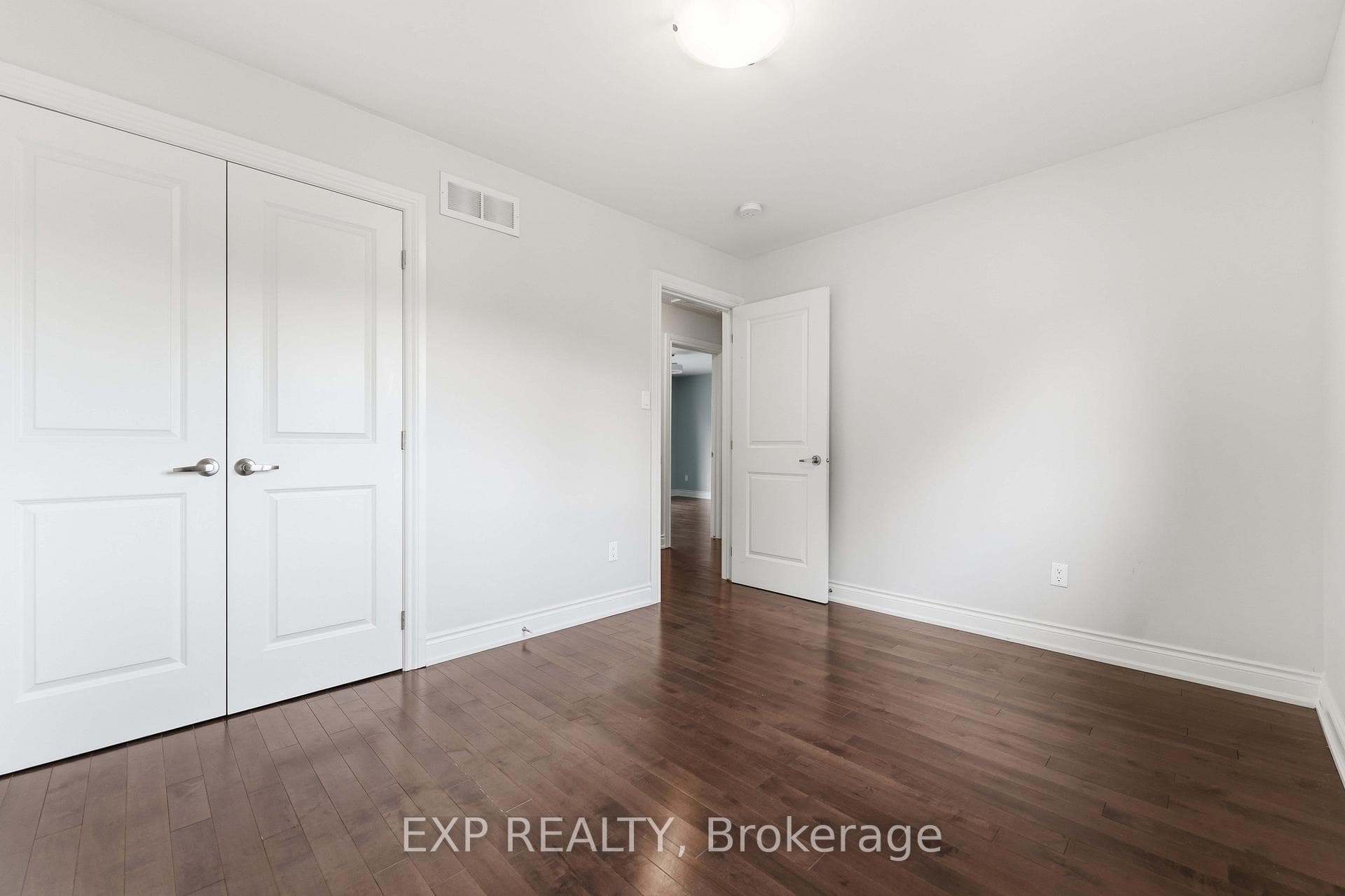 979 Admiral Avenue photo 18
