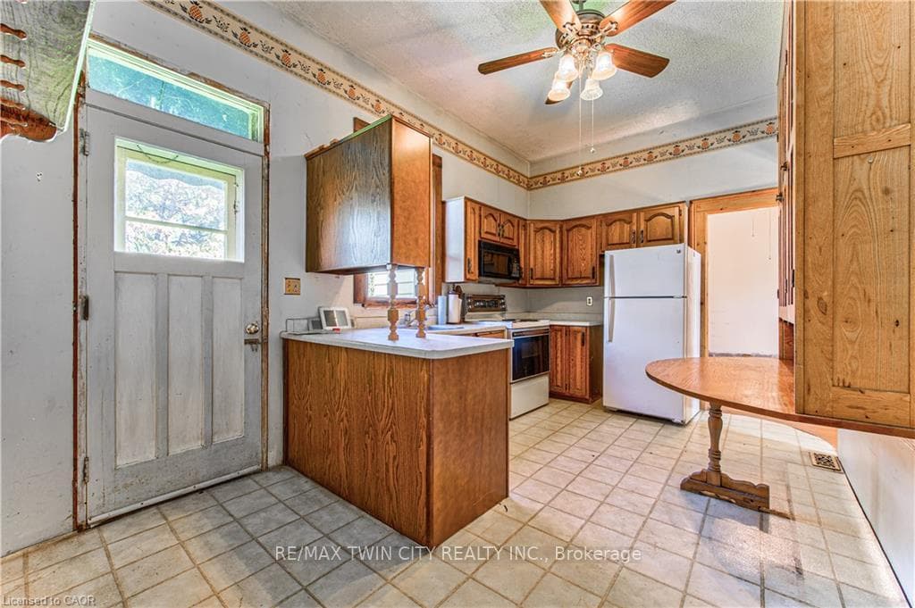 12 MYRTLE Avenue photo 15