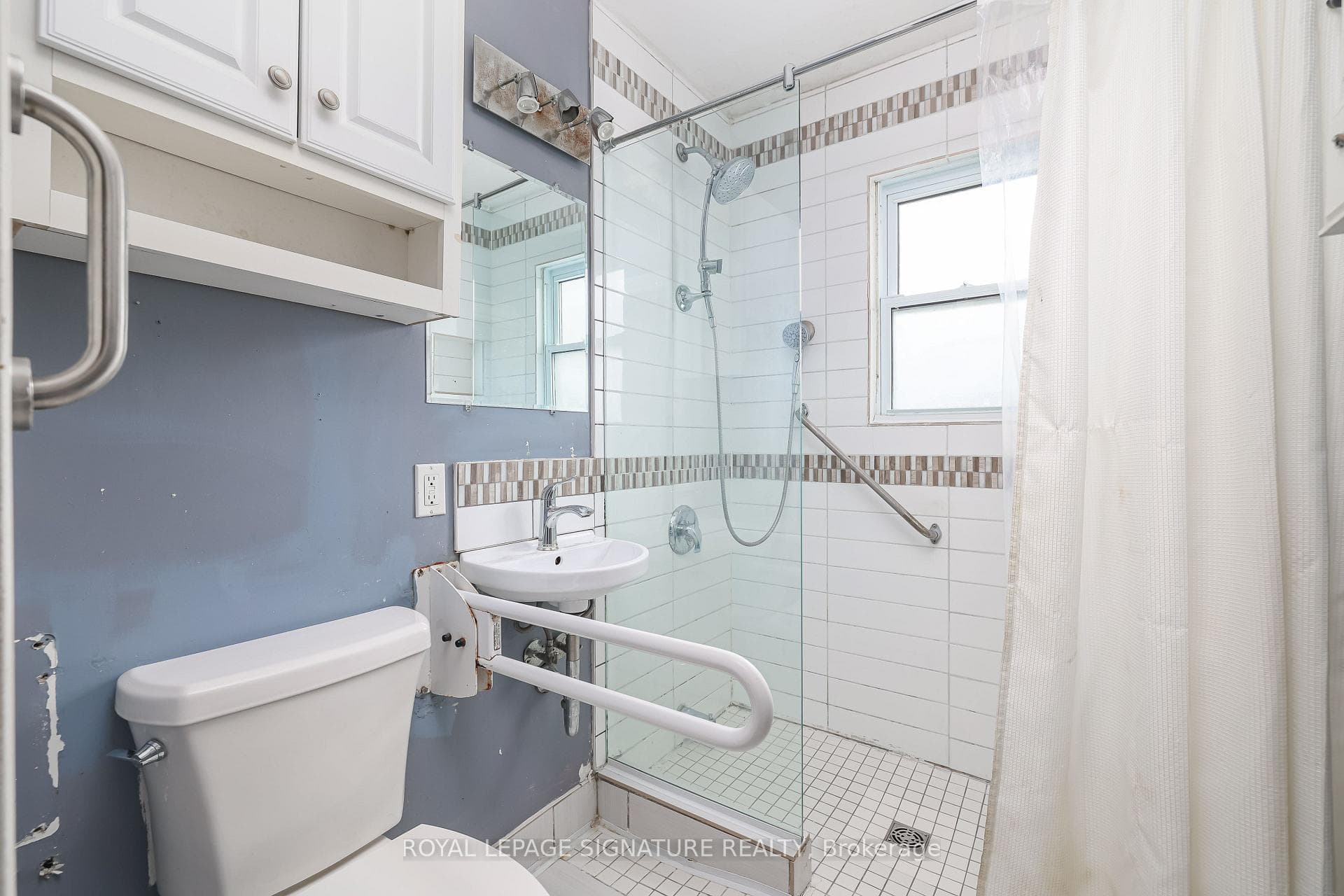 178 Angelene Street photo 18