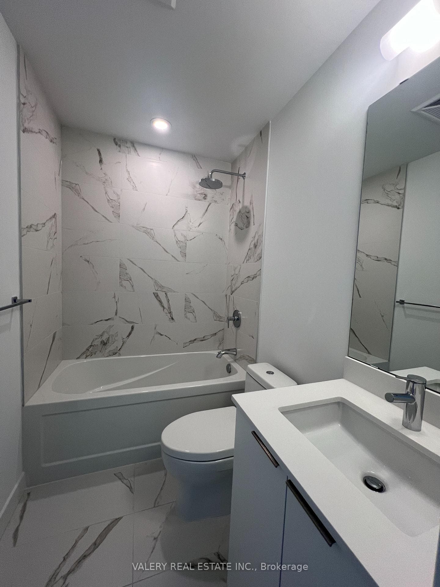 8 Olympic Garden Unit 2905 photo 6