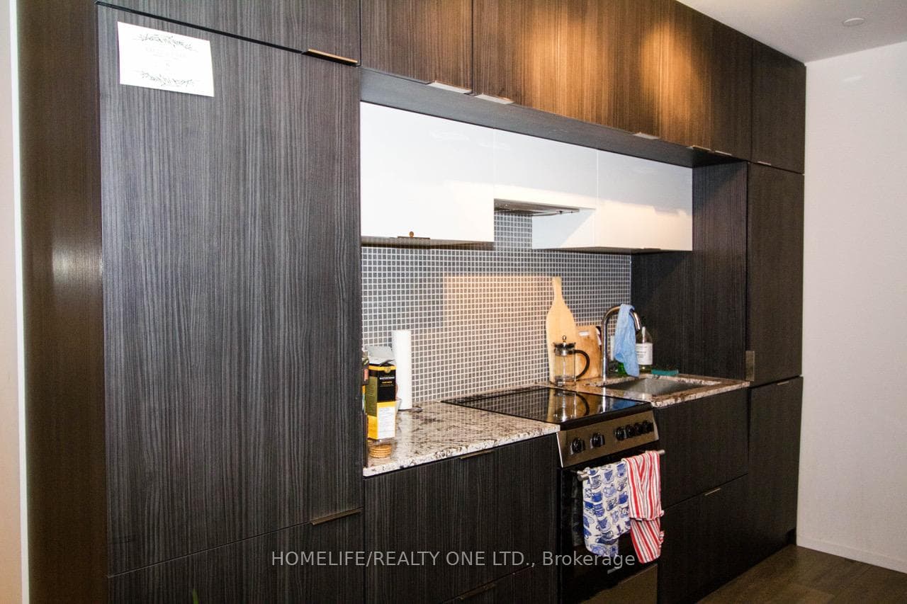 159 Dundas Street Unit 3509 photo 4