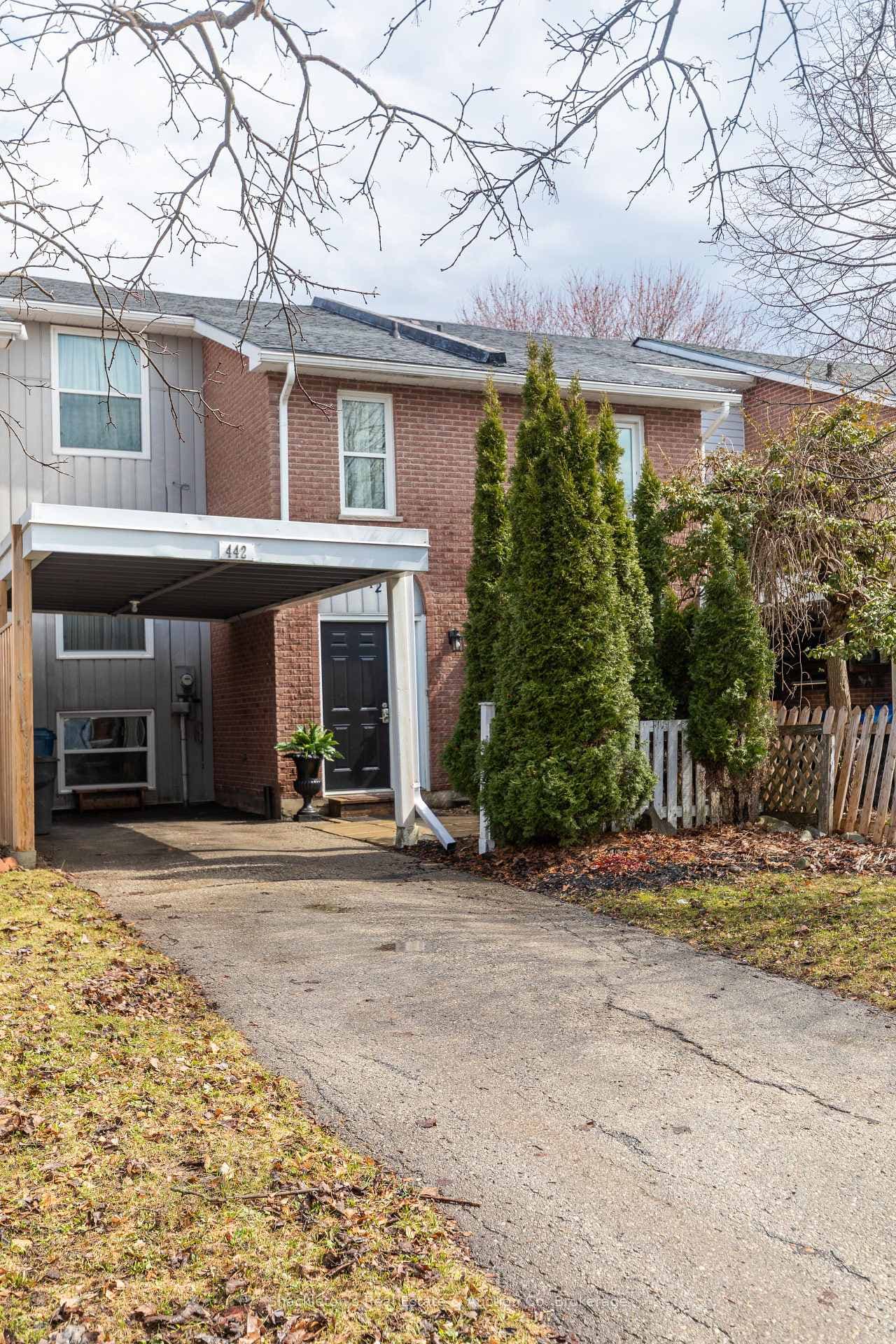442 Glastonbury Drive photo 1