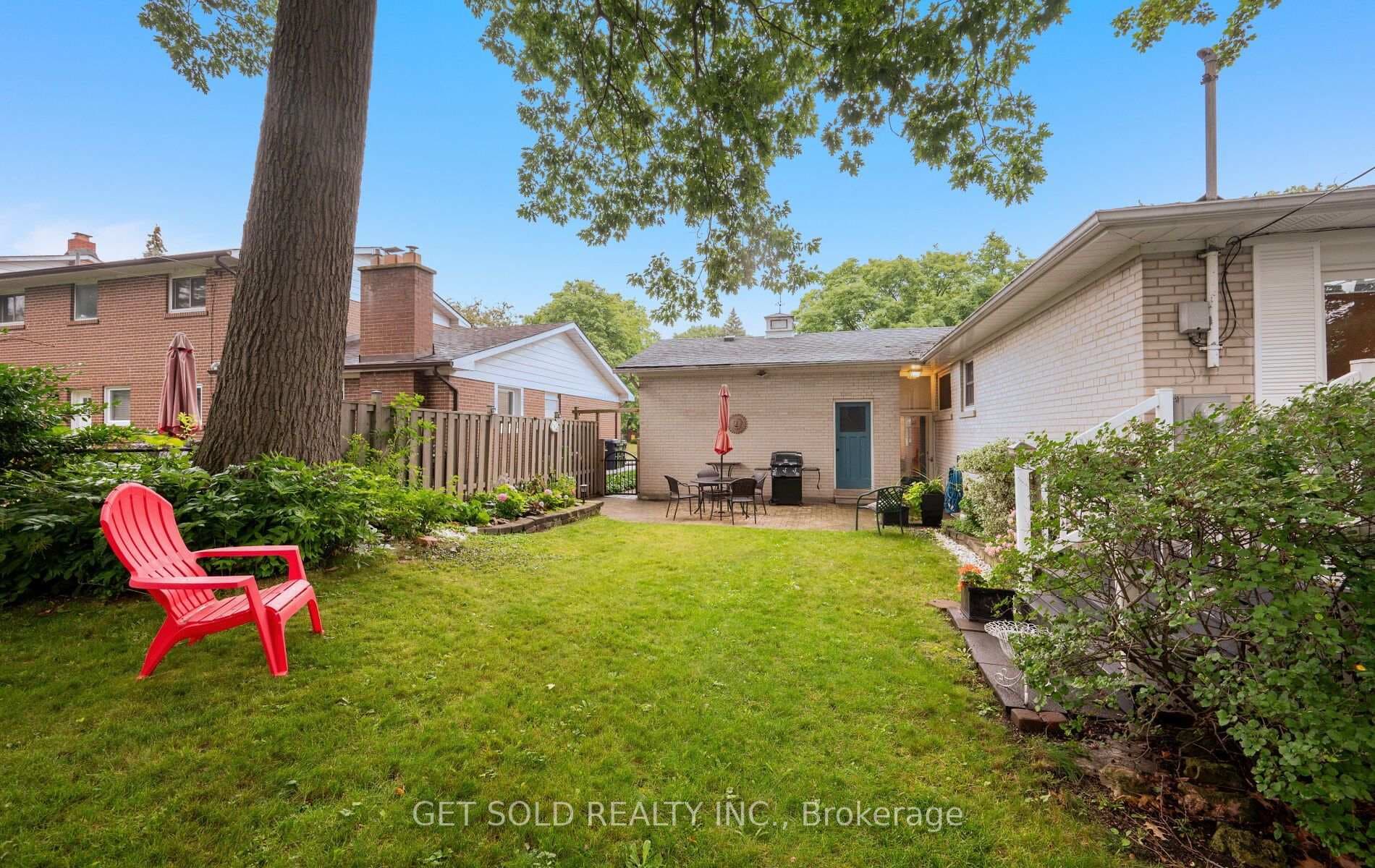 240 Mill Road photo 37