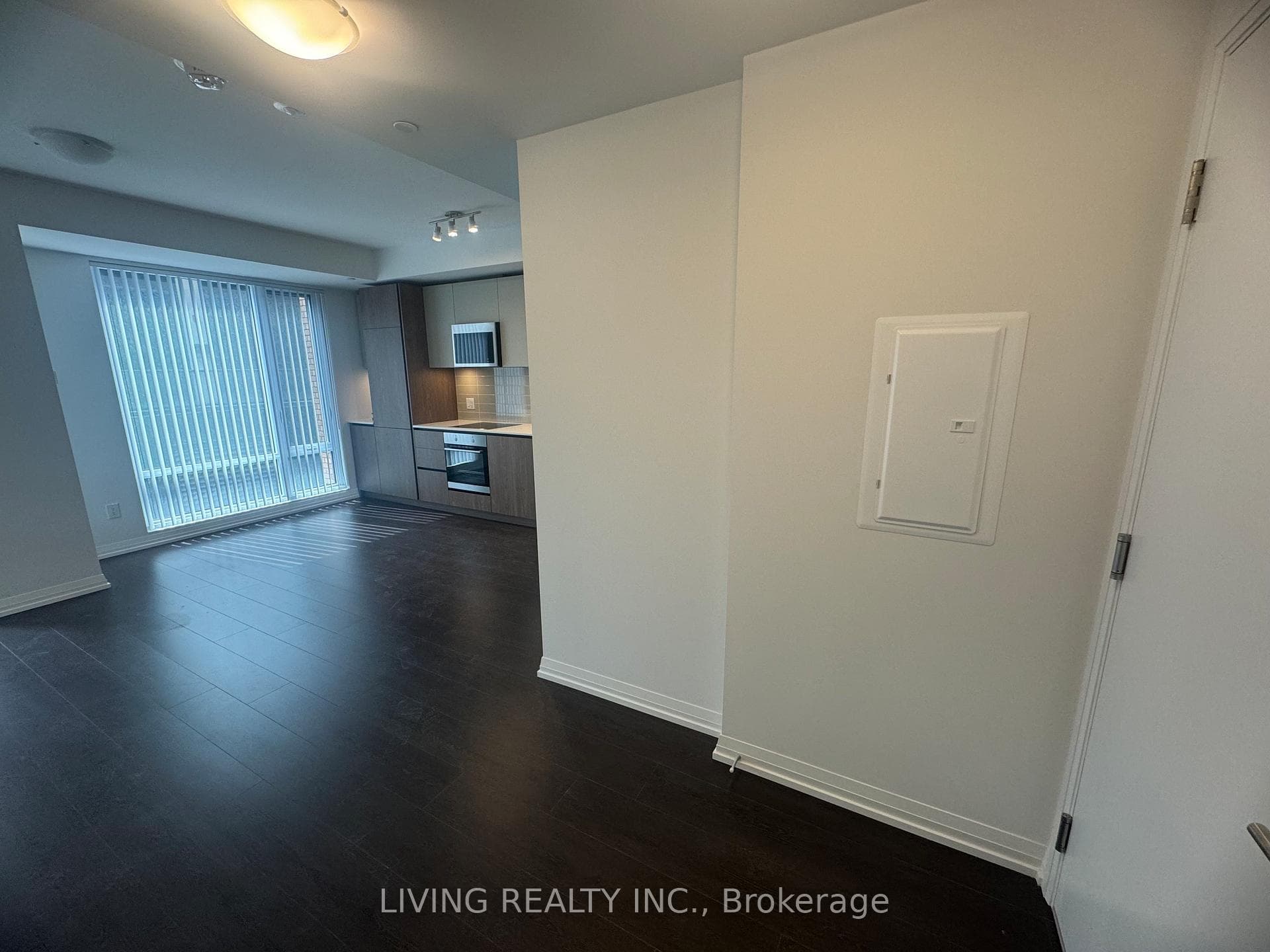 8 Widmer Street Unit 613 photo 11