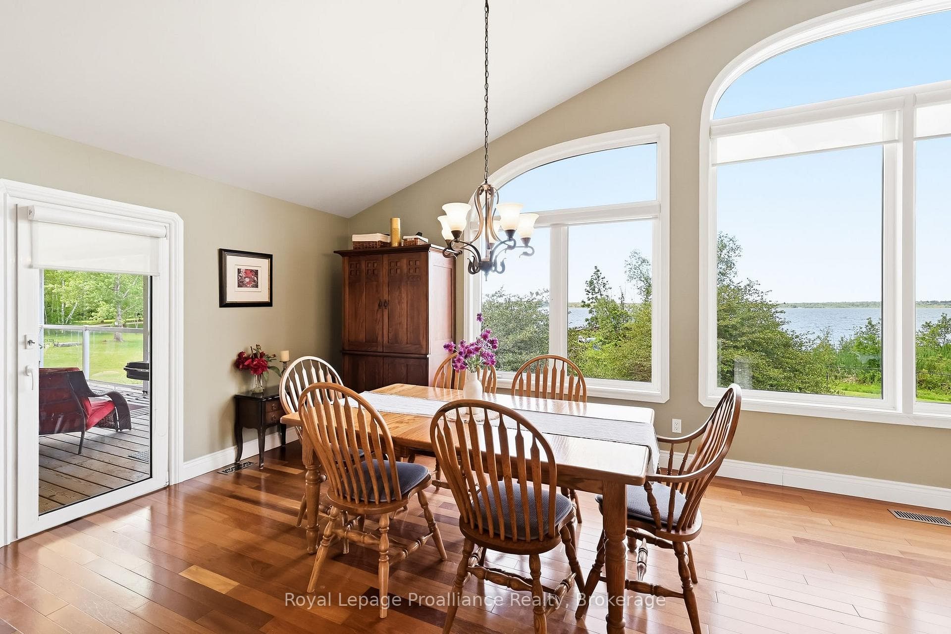 1674 Morris Avenue photo 16