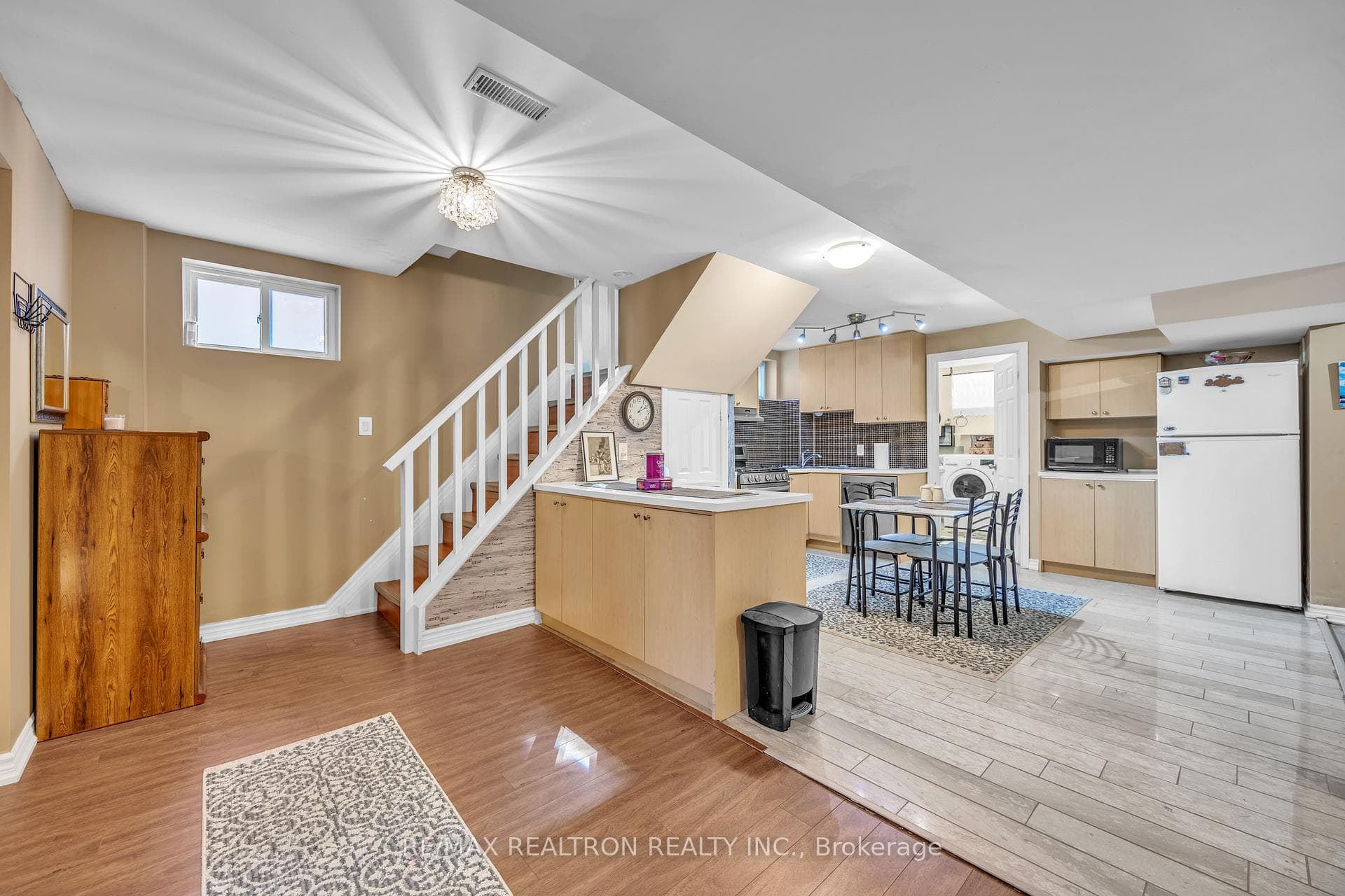 926 Willowdale Avenue photo 23