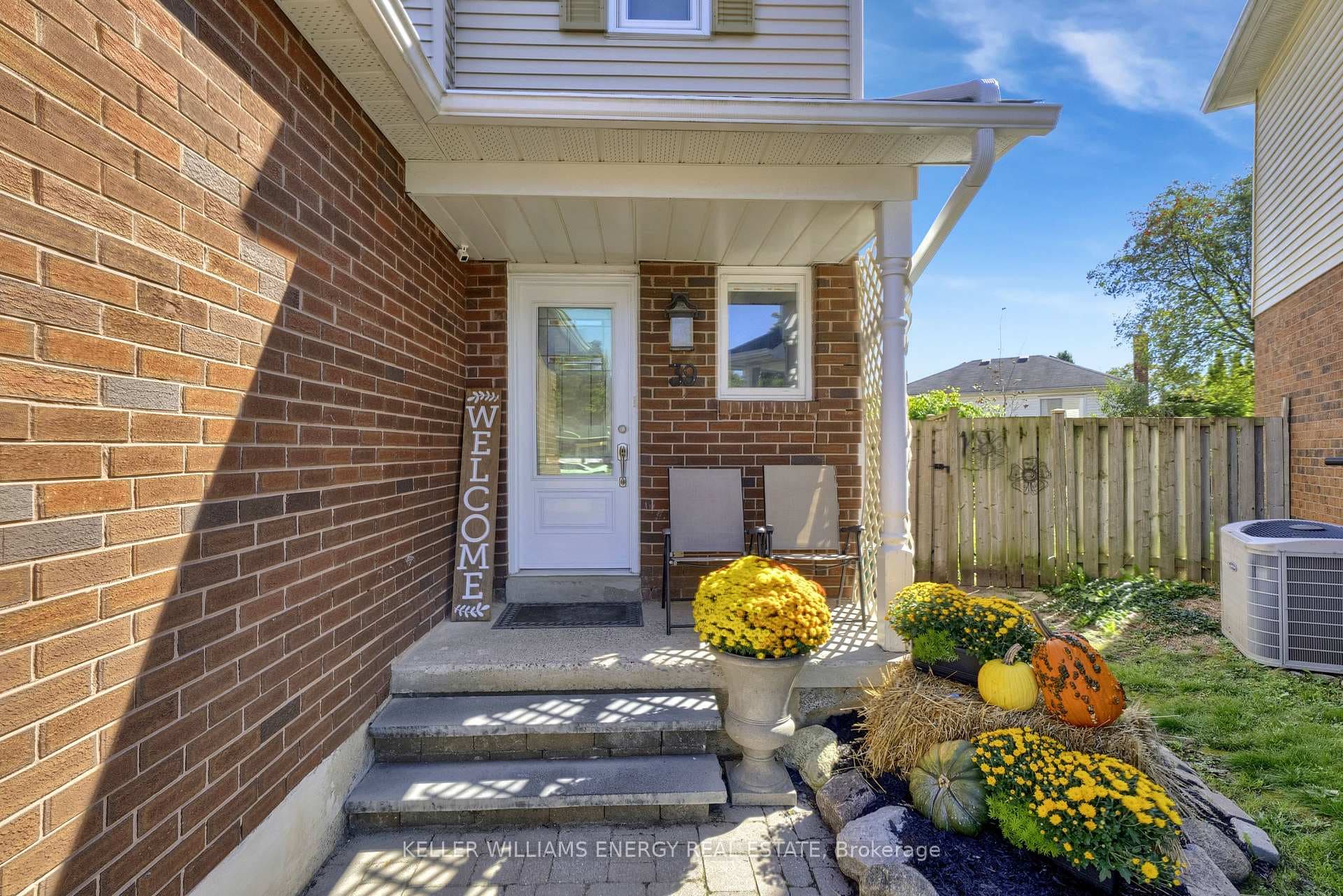 39 Longwood Court photo 4