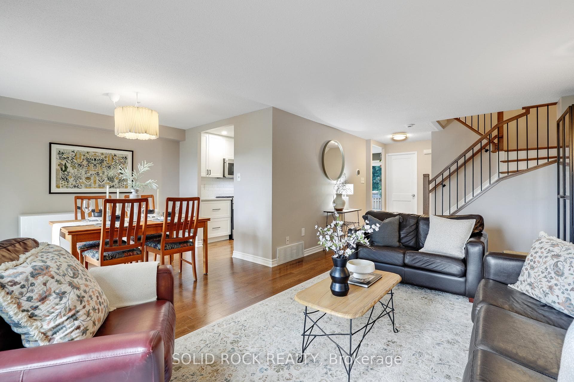 97 Beachview Private photo 4