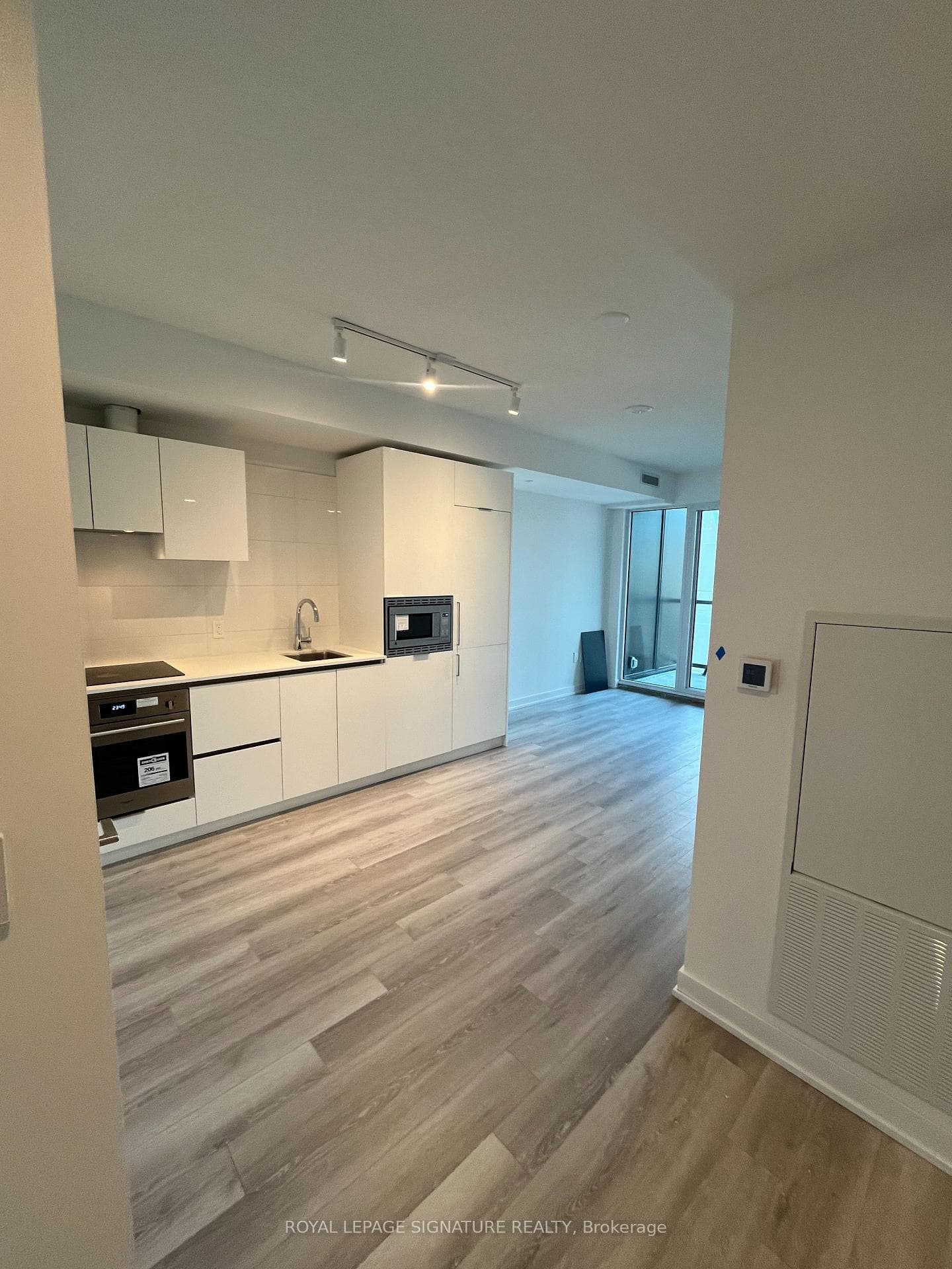 121 St. Patrick Street Unit 1018 photo 4