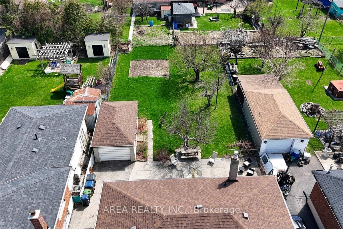 37 Marcia Avenue photo 32