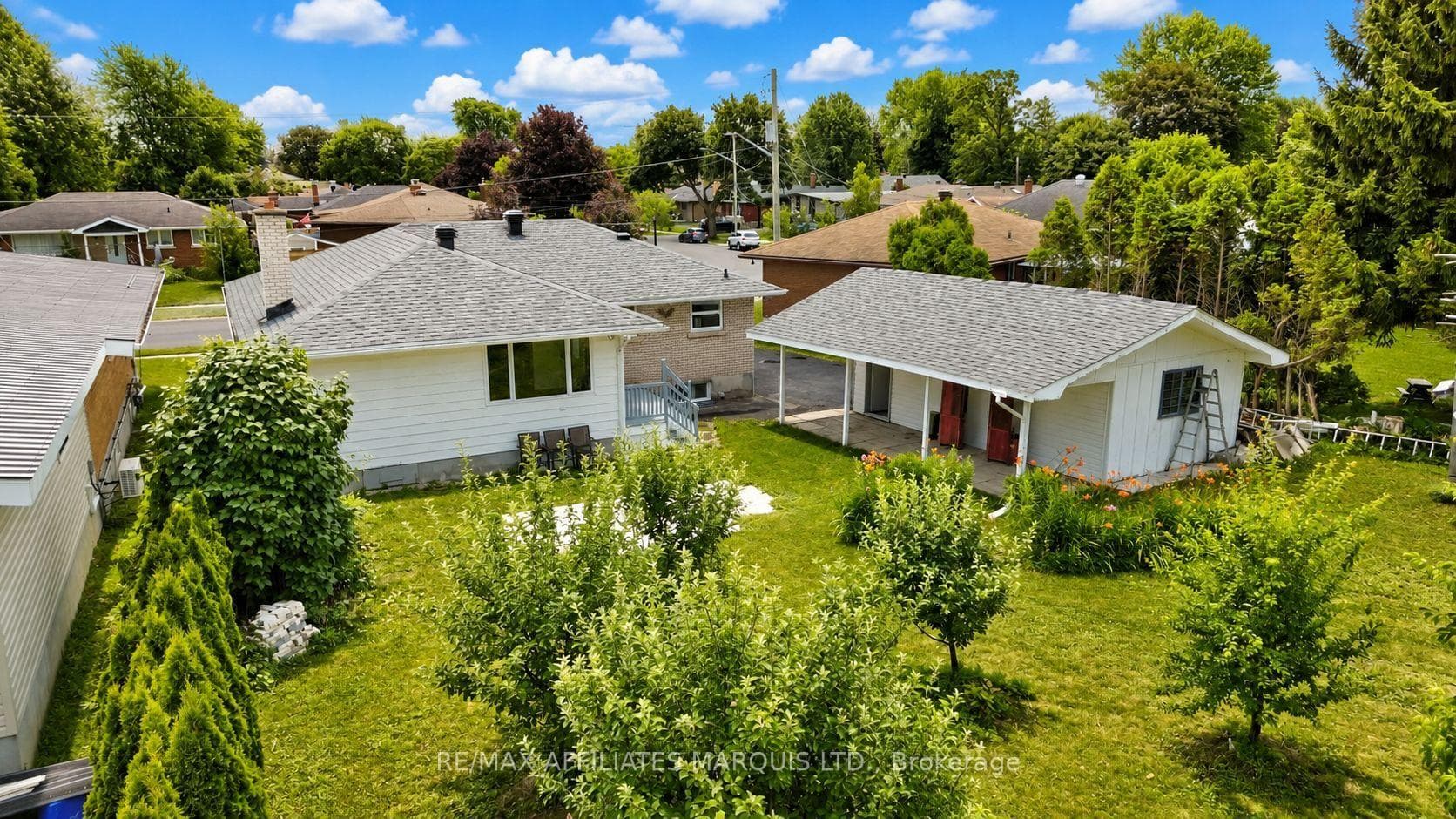 777 Sandfield Crescent photo 4