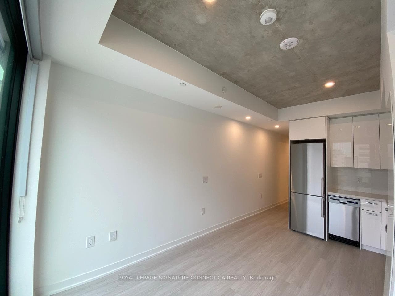 195 McCaul Street Unit 1107 photo 2
