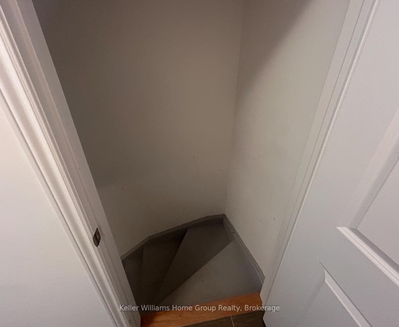 411 Van Dusen Avenue photo 31