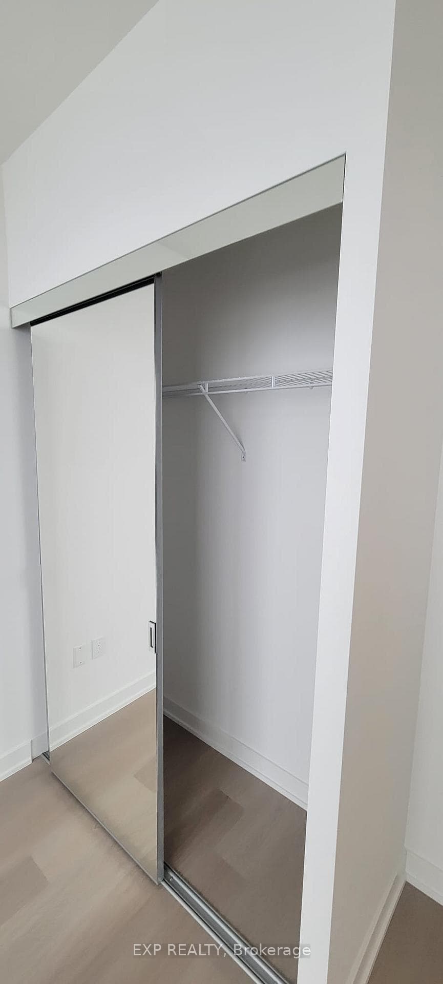 448 Burnhamthorpe Road Unit 3210 photo 23
