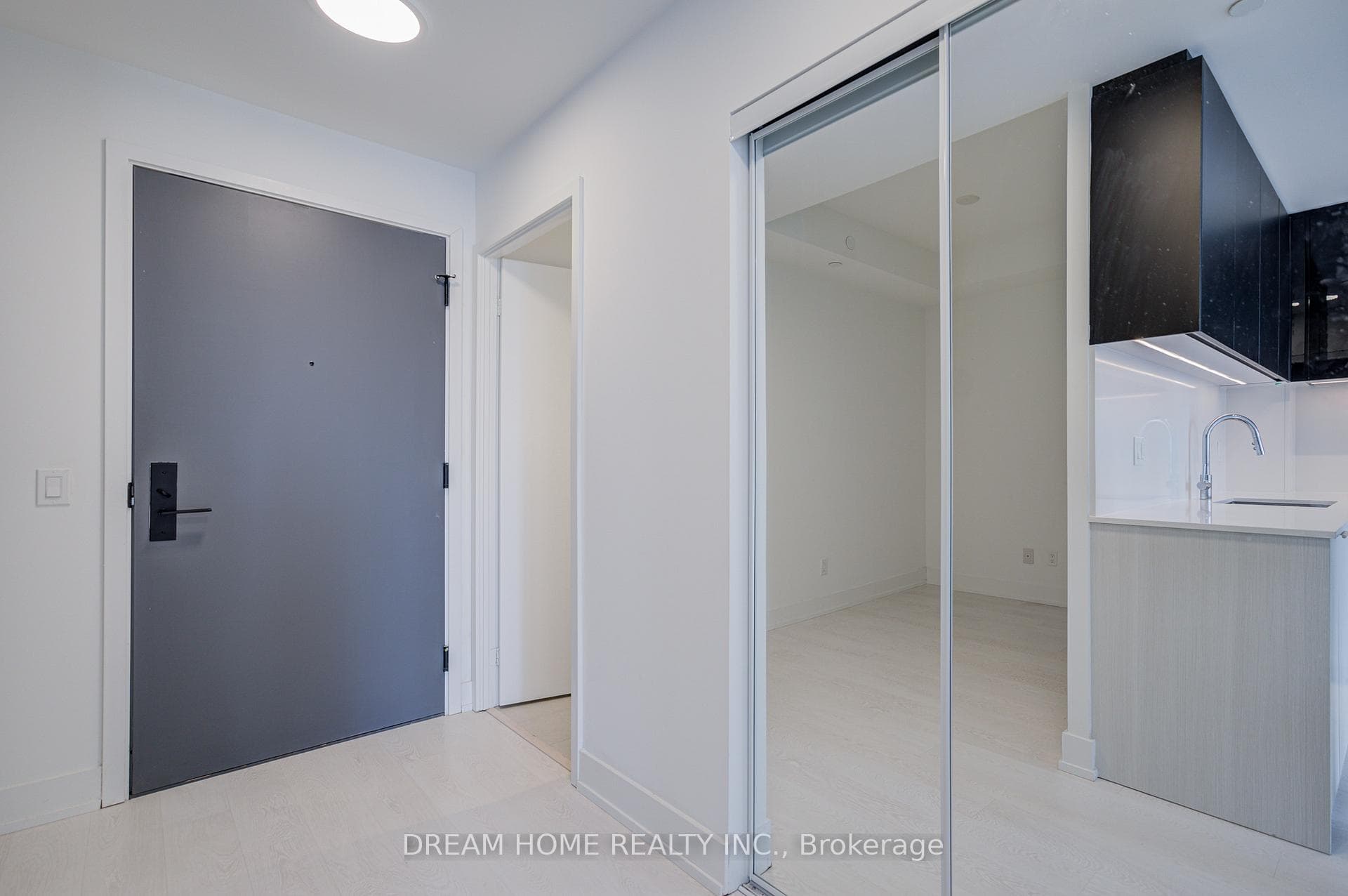 308 Jarvis Street Unit 1507 photo 6