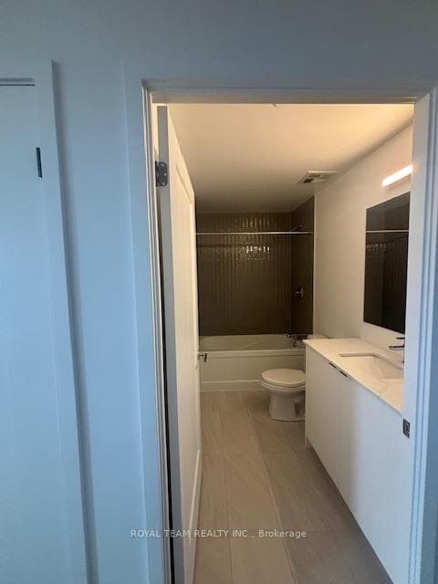 1660 Bloor Street Unit 711 photo 8