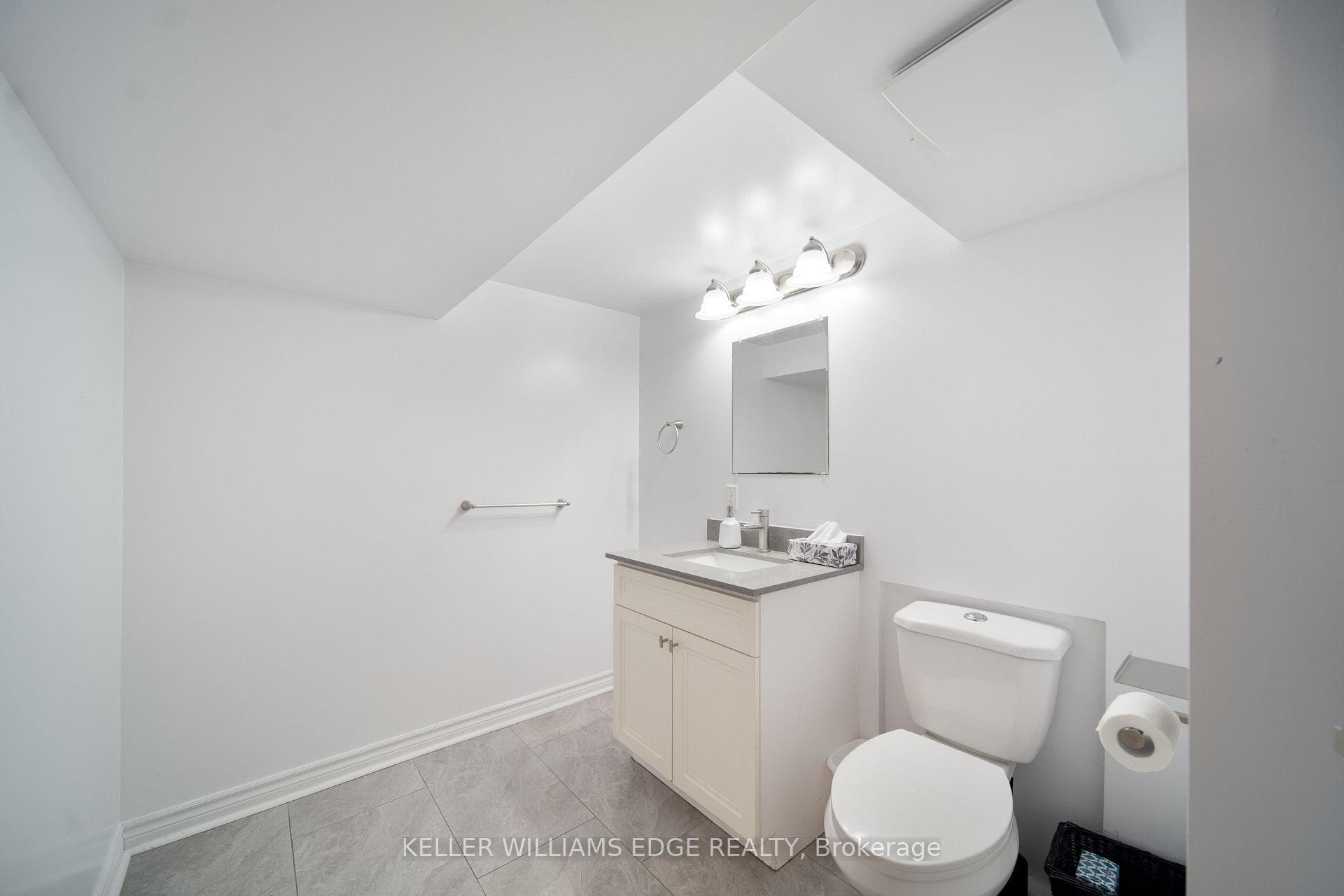 124 Romy Crescent photo 22