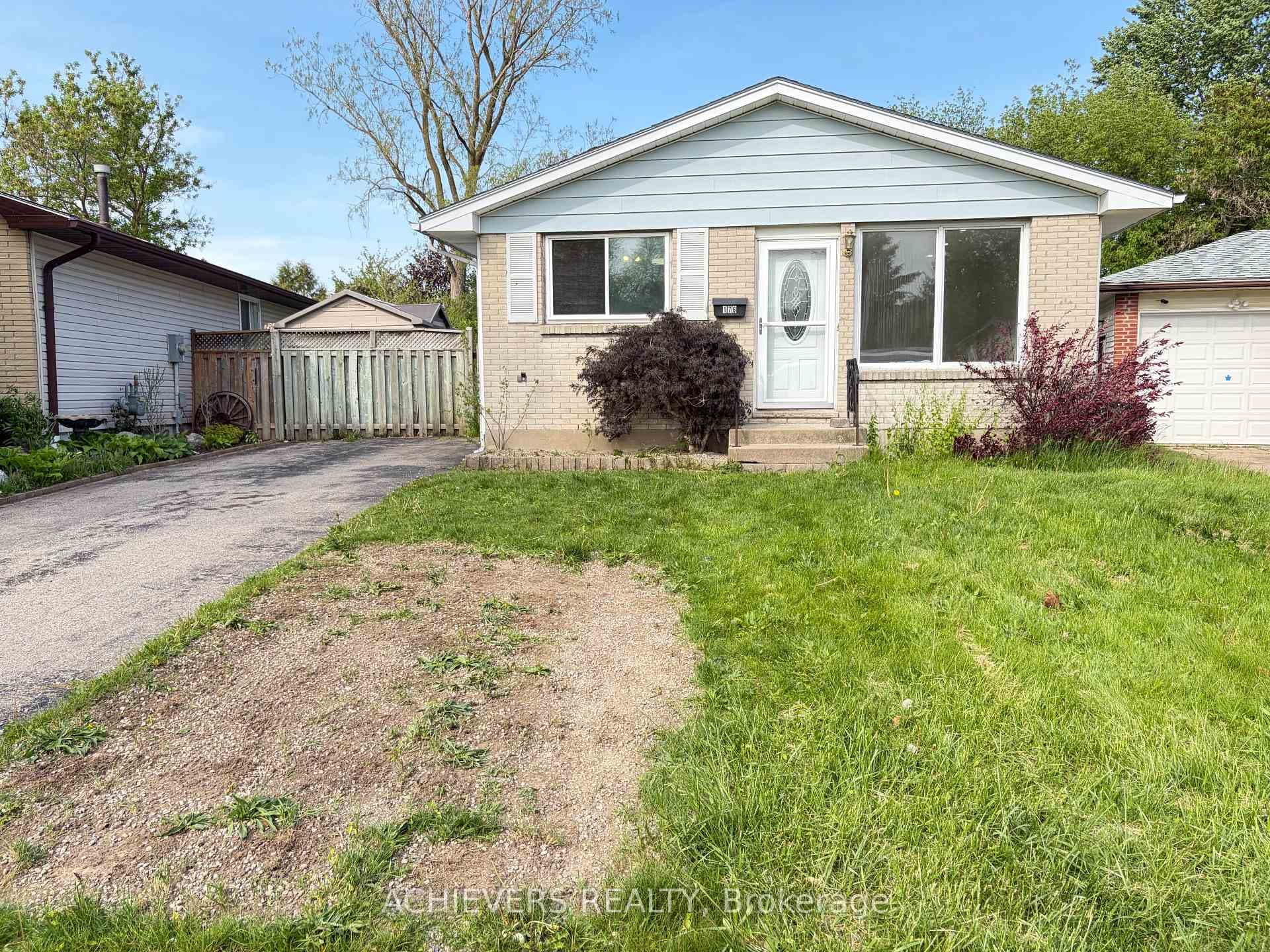 176 Culver Crescent photo 1