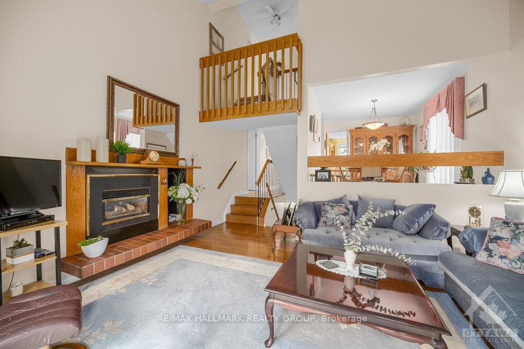 34 MELVILLE Drive photo 9