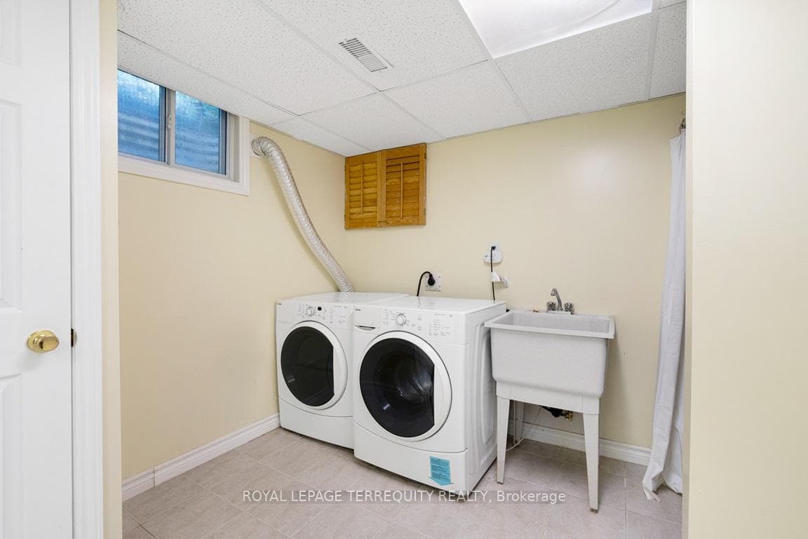 67 Old Burnhamthorpe Road Unit 24 photo 27