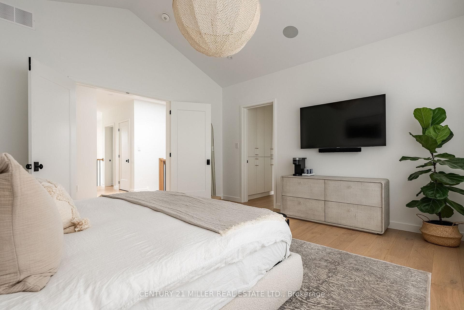 450 Tower Drive photo 22