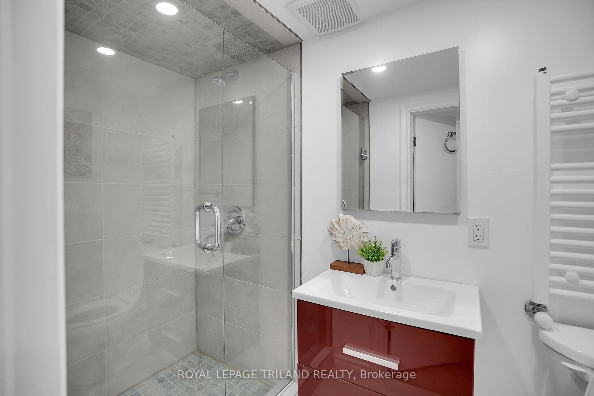 825 Riverside Drive photo 28